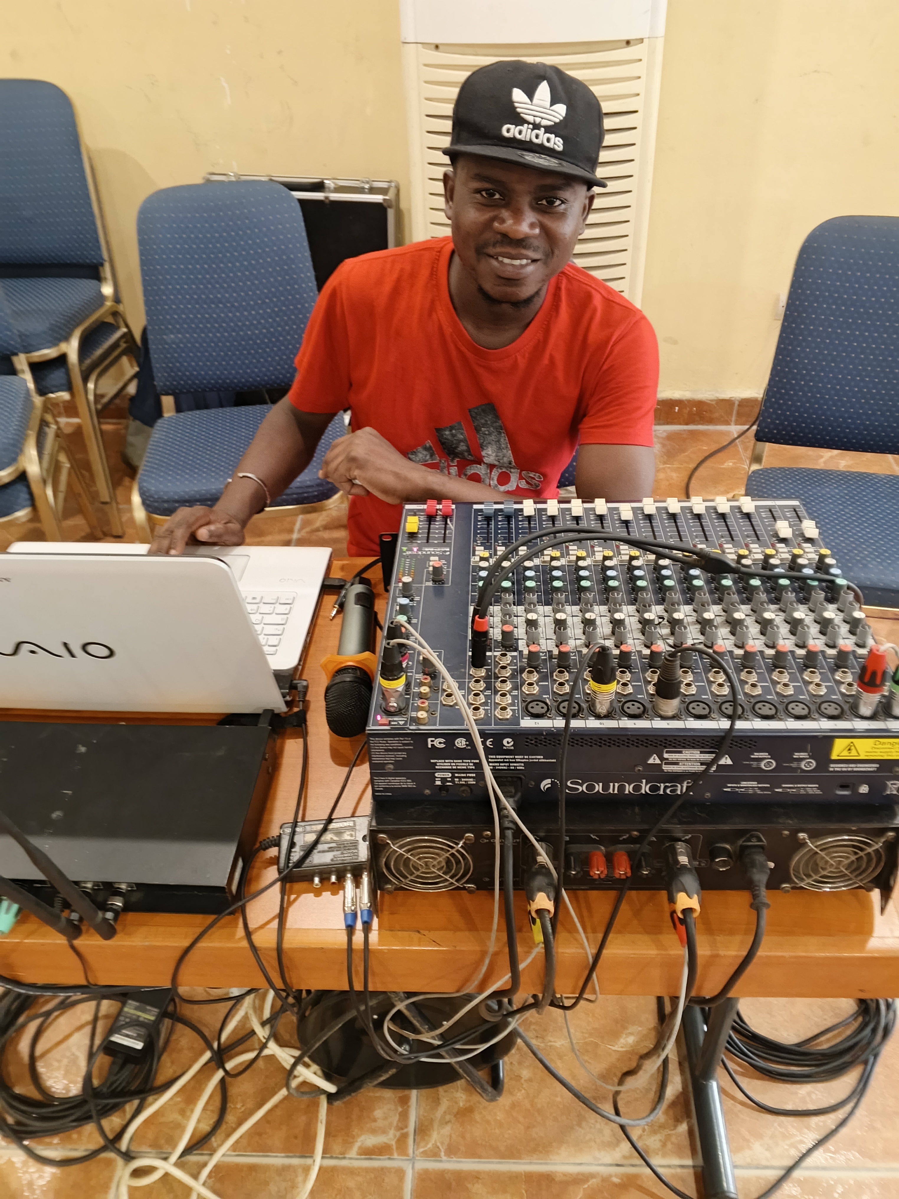 DJ BONIGO